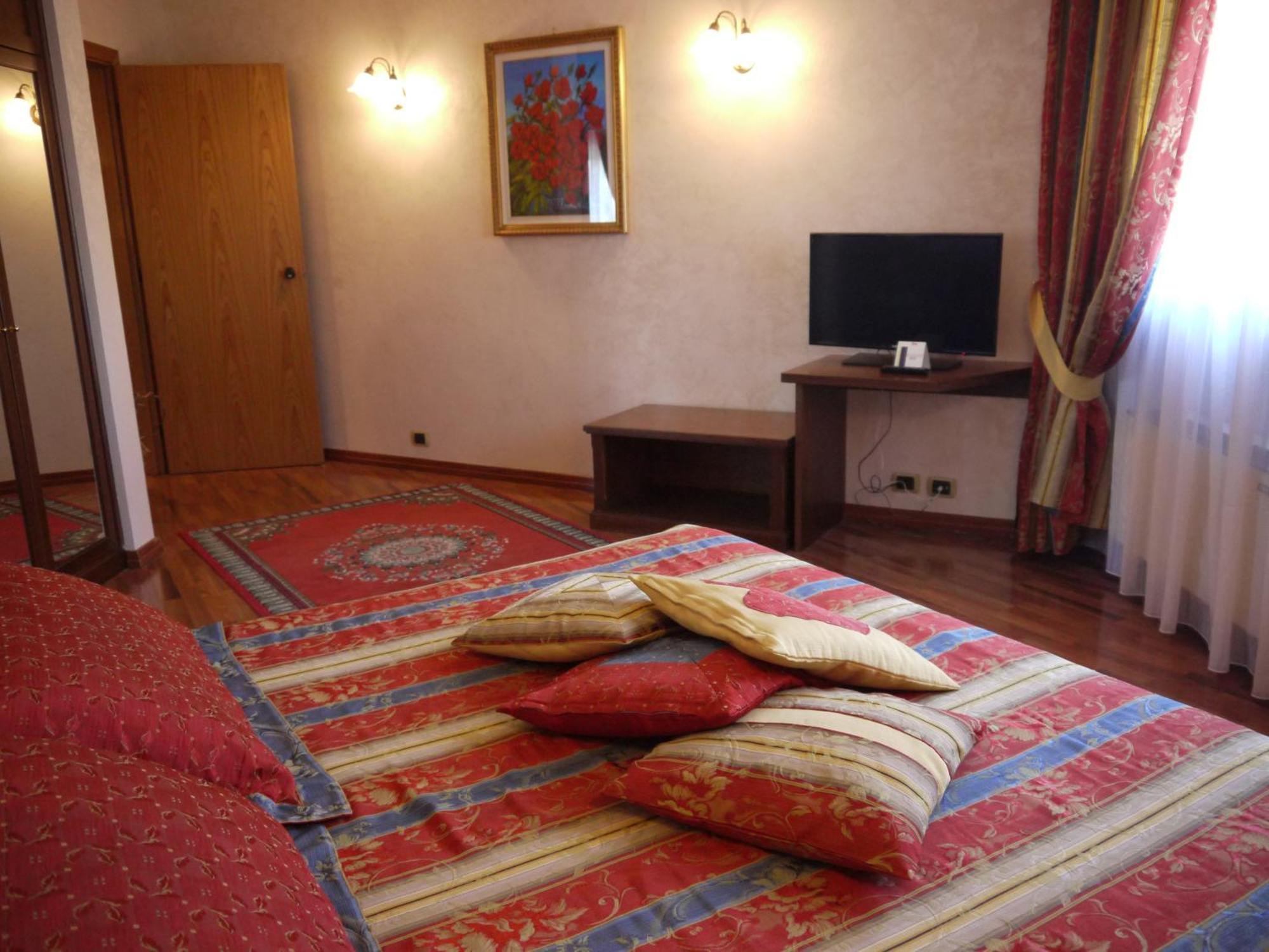 Hotel La Ruota Pianfei Екстер'єр фото