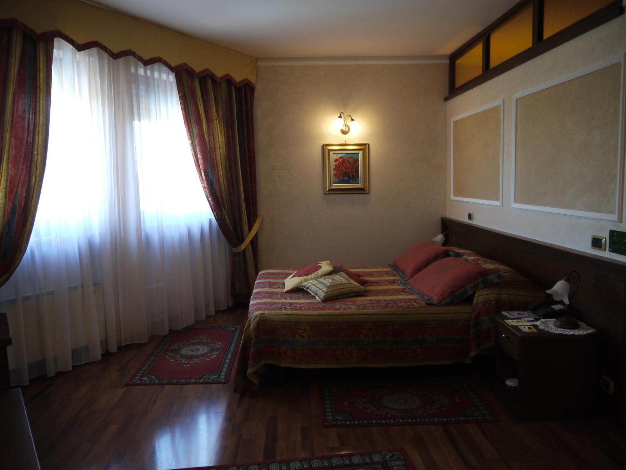 Hotel La Ruota Pianfei Екстер'єр фото