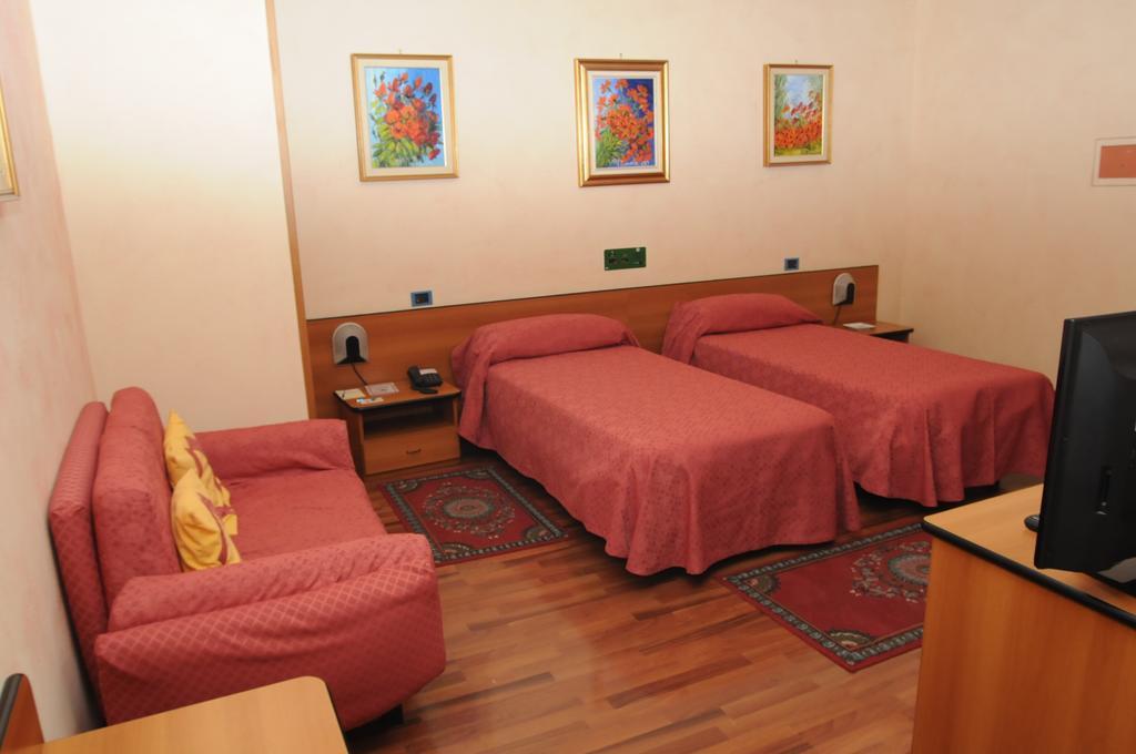 Hotel La Ruota Pianfei Екстер'єр фото