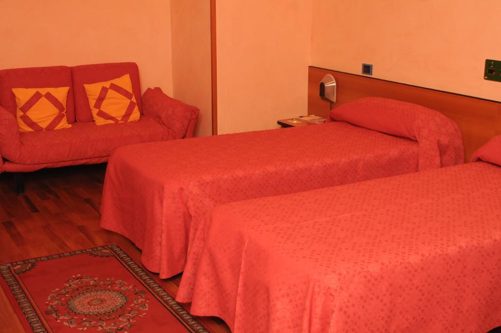 Hotel La Ruota Pianfei Екстер'єр фото